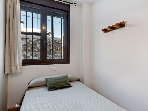 Contemporary Apartment In Gudar With Fireplace