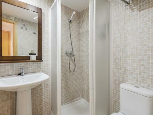 Voguish Apartment In Gudar With Heating