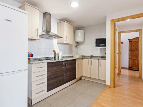 Inviting Apartment In Gudar With Balcony