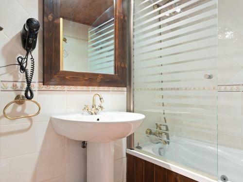 Charming Apartment In Gudar With Heating