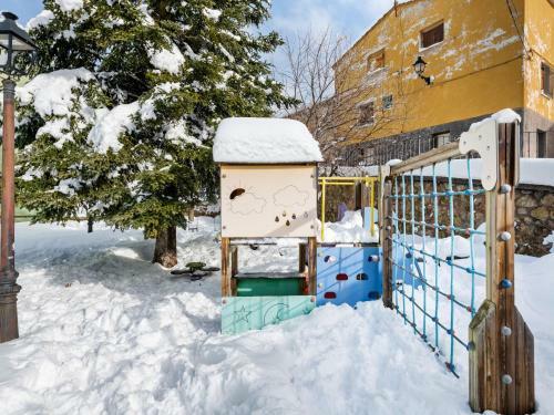 Charming Apartment In Gudar With Heating