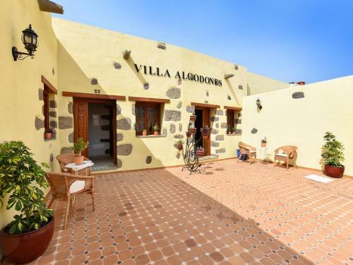 Luxurious Villa In Ingenio With Swimming Pool