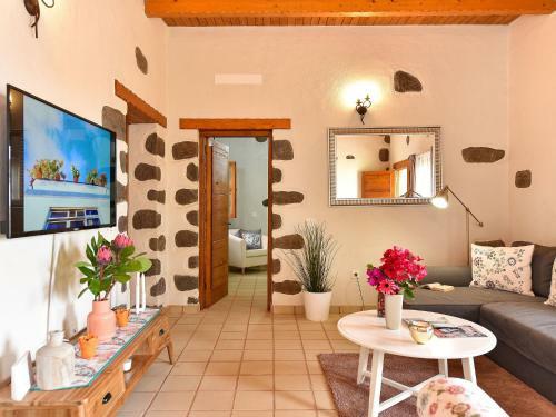 Luxurious Villa In Ingenio With Swimming Pool