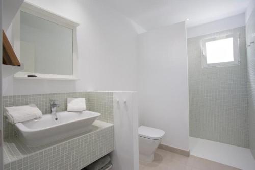 Xabia Villa Sleeps 8 Pool Wifi