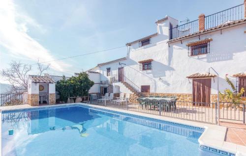 Eight-bedroom Holiday Home In Iznajar