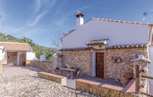 Eight-bedroom Holiday Home In Iznajar