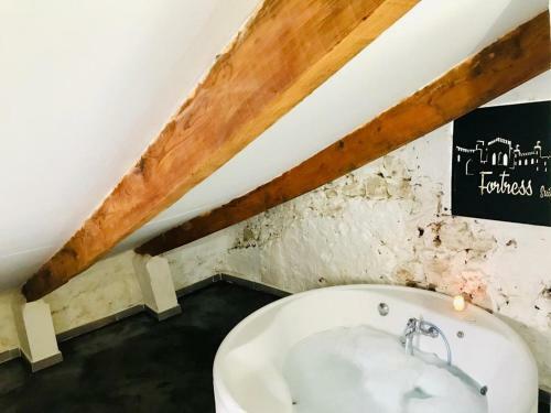 Bed & Breakfast Fortress Jacuzzi Suites