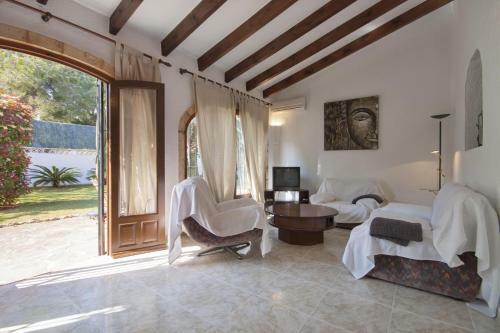 Javea Villa Sleeps 4 With Pool Air Con And Wifi