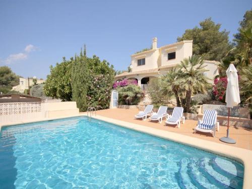 Javea Villa Sleeps 11 With Pool And Wifi