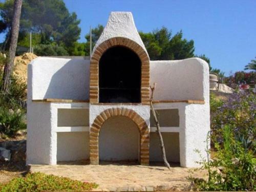 Javea Villa Sleeps 6 With Pool Air Con And Wifi
