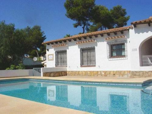 Javea Villa Sleeps 6 With Pool Air Con And Wifi