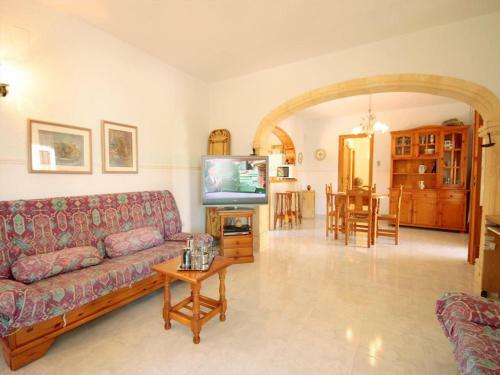Javea Villa Sleeps 15 With Pool And Wifi