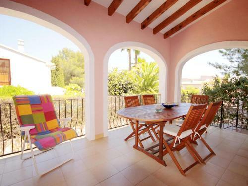 Javea Villa Sleeps 15 With Pool And Wifi