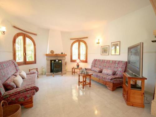 Javea Villa Sleeps 15 With Pool And Wifi