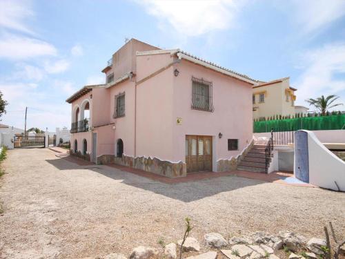 Javea Villa Sleeps 15 With Pool And Wifi