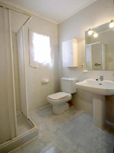 Javea Villa Sleeps 15 With Pool And Wifi
