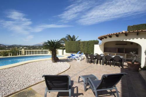 Javea Villa Sleeps 6 With Pool And Free Wifi