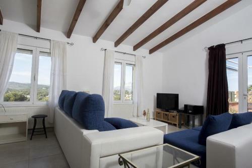 Javea Villa Sleeps 6 With Pool And Free Wifi