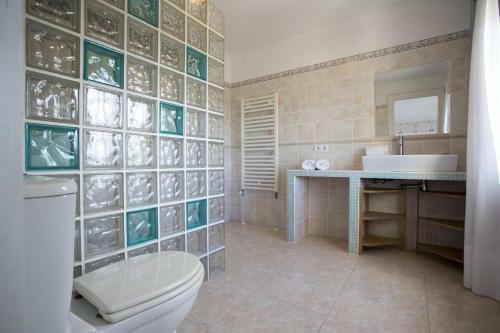 Javea Villa Sleeps 6 With Pool And Free Wifi