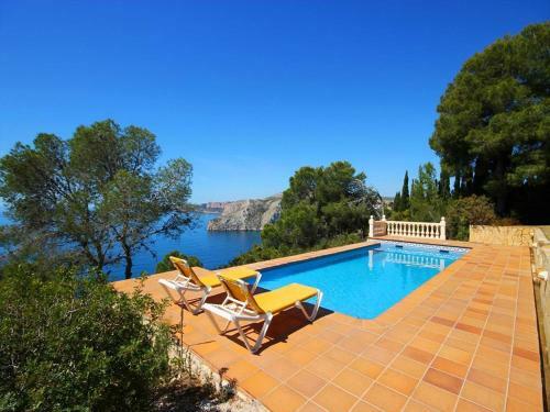 Villa In Javea Sleeps 12 With Pool And Wifi
