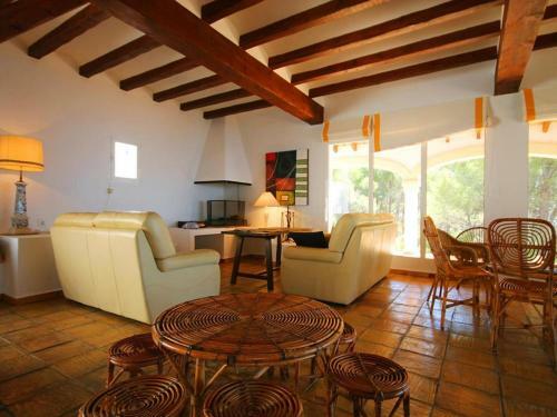 Villa In Javea Sleeps 12 With Pool And Wifi