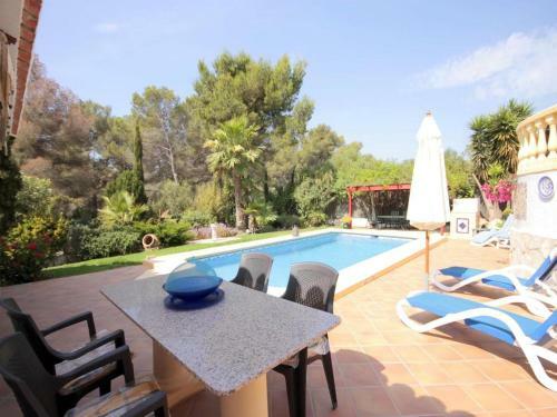 Villa In Javea Sleeps 4 With Pool And Wifi