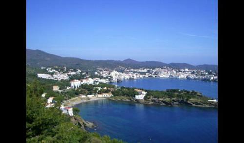 La Bisbal Villa Sleeps 4 With Pool