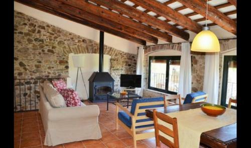 Villa In La Bisbal Sleeps 4 With Pool