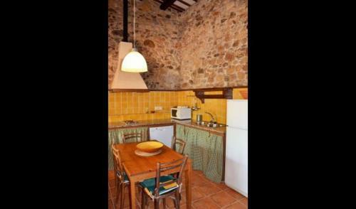 Villa In La Bisbal Sleeps 4 Includes Swimming Pool