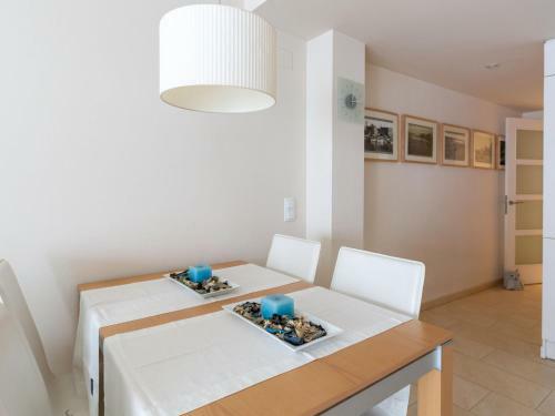 Welcoming Apartment Situated Only 25m From Escala Beach!