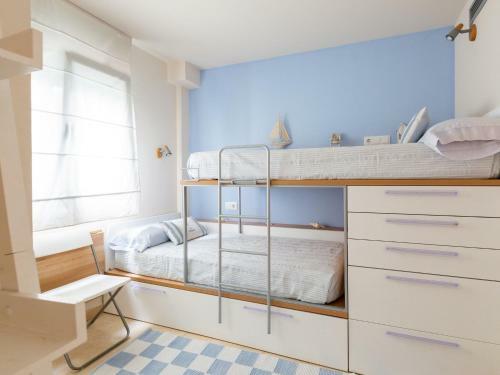 Welcoming Apartment Situated Only 25m From Escala Beach!