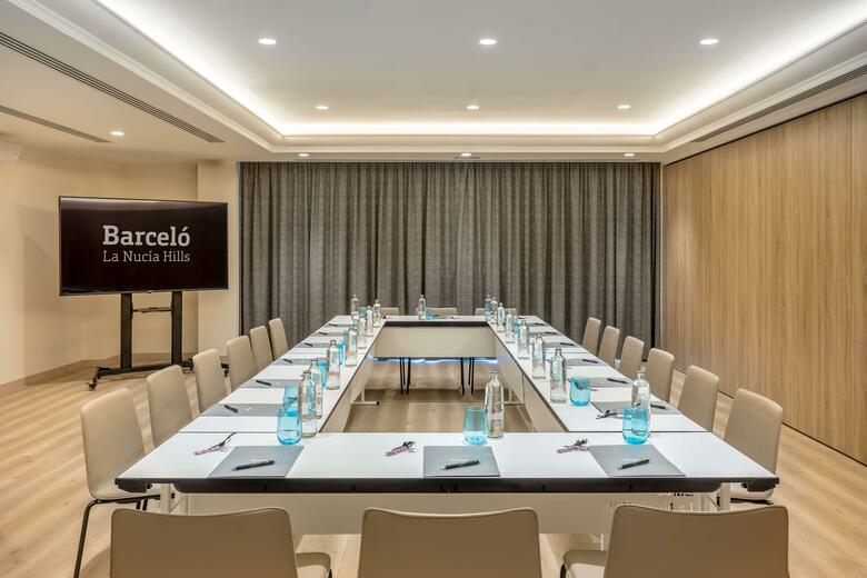 Hotel Barcel� La Nuc�a Hills