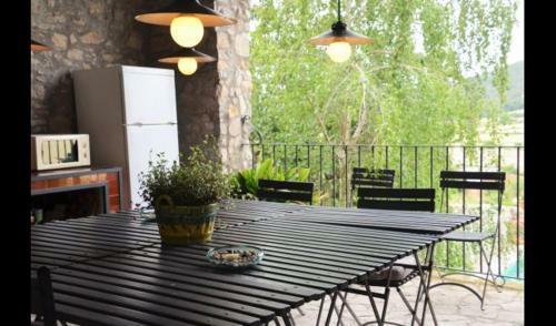 La Llacuna Villa Sleeps 6 With Pool