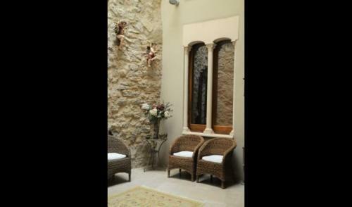 Villa In La Llacuna Sleeps 2 With Pool