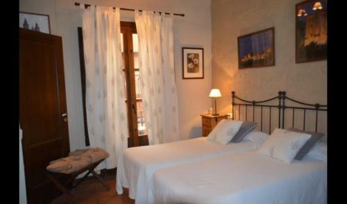 La Llacuna Villa Sleeps 32 With Pool