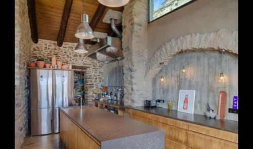 Las Bordas Villa Sleeps 18 With Pool
