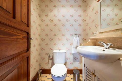 Amplia Villa de Lujo Con Piscina Climatizada