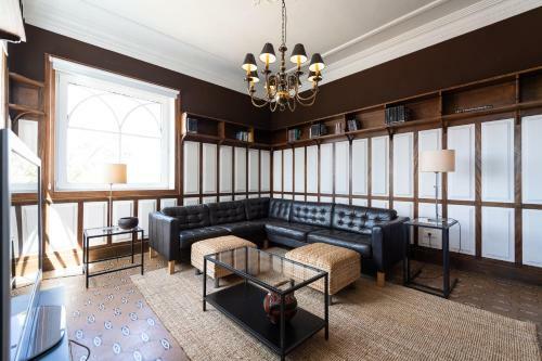Amplia Villa de Lujo Con Piscina Climatizada