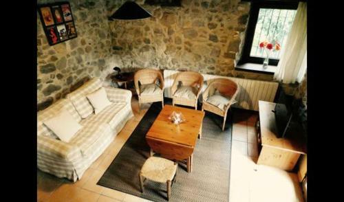 Les Planes D'hostoles Villa Sleeps 19 With Pool