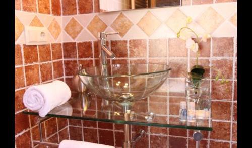 Les Planes D'hostoles Villa Sleeps 19 With Pool