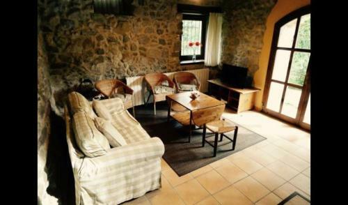 Les Planes D'hostoles Villa Sleeps 14 With Pool