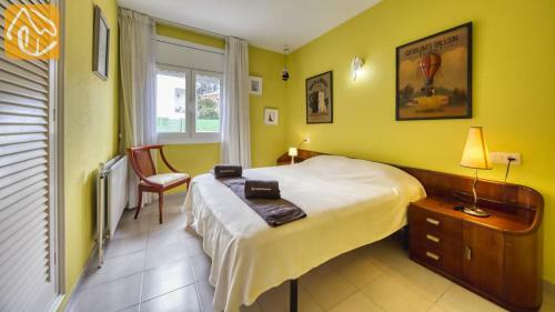 Lloret de Mar Villa Sleeps 8 Pool Wifi