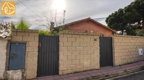 Lloret de Mar Villa Sleeps 8 Pool Wifi