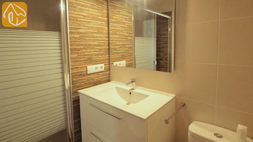 Lloret de Mar Villa Sleeps 6 Pool Wifi