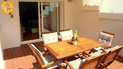 Lloret de Mar Villa Sleeps 6 Pool Wifi