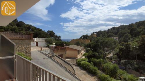 Lloret de Mar Villa Sleeps 6 Pool Wifi