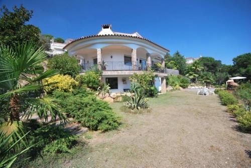 Lloret de Mar Villa Sleeps 10 Pool Wifi