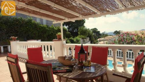 Caules Villa Sleeps 6 Pool Wifi