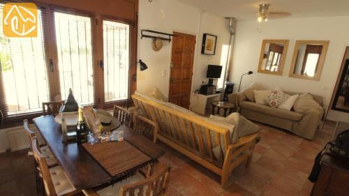 Caules Villa Sleeps 6 Pool Wifi