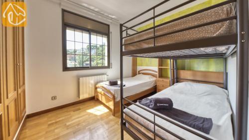 Lloret de Mar Villa Sleeps 12 Pool Wifi
